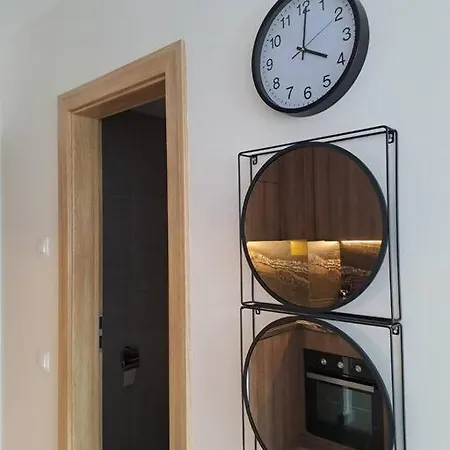 Large With View In Gardens *