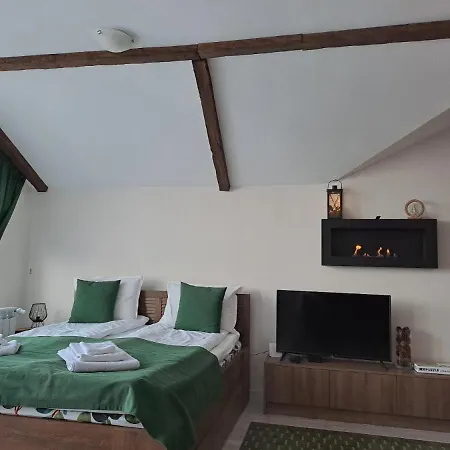 아파트 Large With View In Gardens *