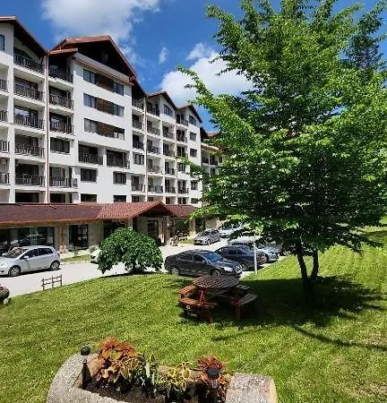Апартамент Large With View In Gardens Боровец