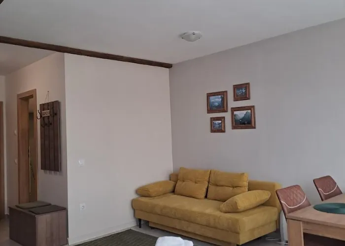 Large With View In Gardens *